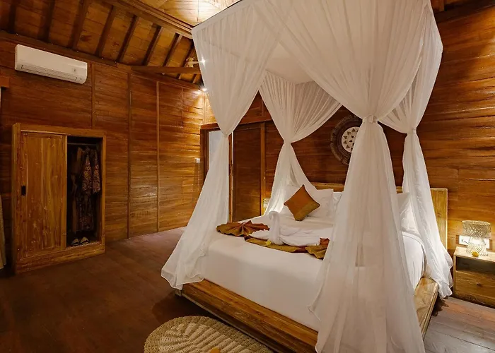 Carik Mesari Tropical Pool Villa Ubud